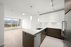 2609-3080 Lincoln Avenue  Coquitlam, BC V3B 0L9