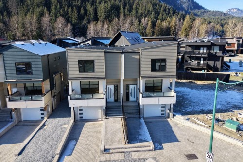 1002 Phare Crescent, Pemberton, BC 