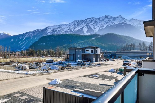 1002 Phare Crescent, Pemberton, BC 