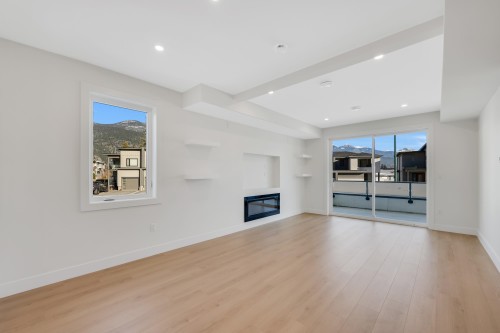 1002 Phare Crescent, Pemberton, BC 