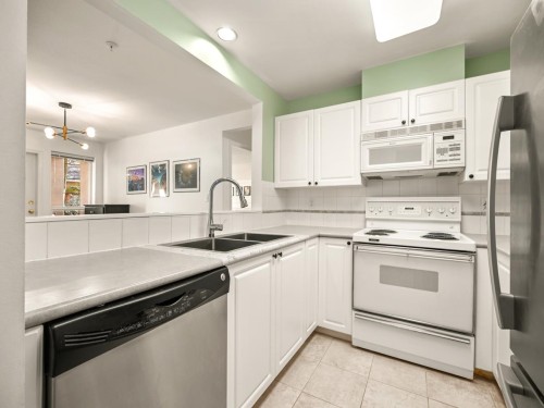 102-3770 Thurston Street, Burnaby, BC 