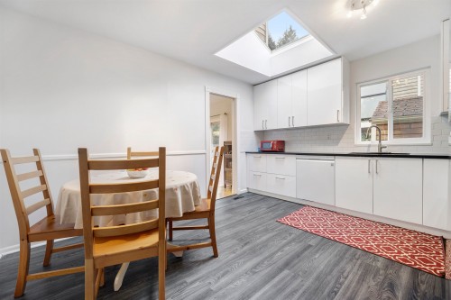 828 Nicolum Court, North Vancouver, BC 