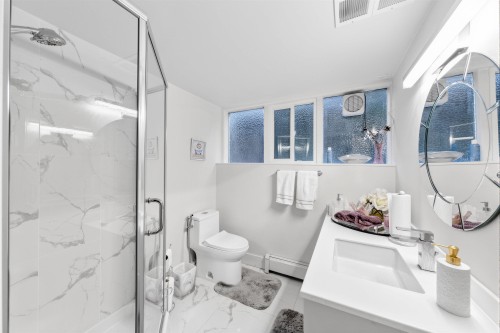 1555 Lawson Avenue, West Vancouver, BC 