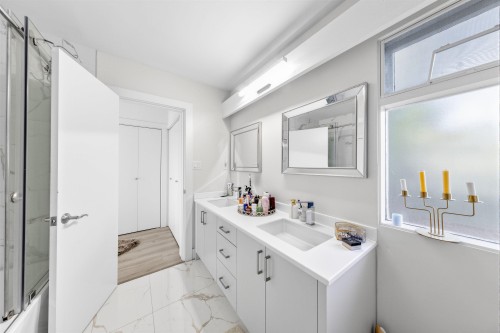 1555 Lawson Avenue, West Vancouver, BC 