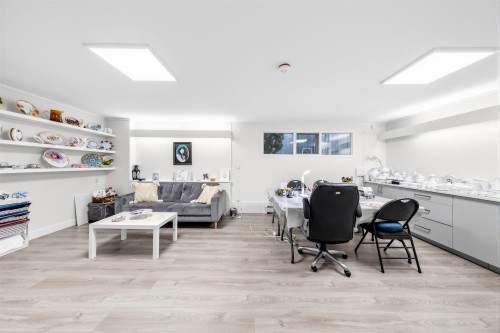 1555 Lawson Avenue, West Vancouver, BC 