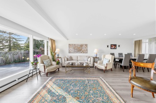 1555 Lawson Avenue, West Vancouver, BC 