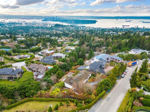 1318 Crestwell Road, West Vancouver, BC 