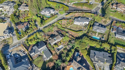 1318 Crestwell Road, West Vancouver, BC 