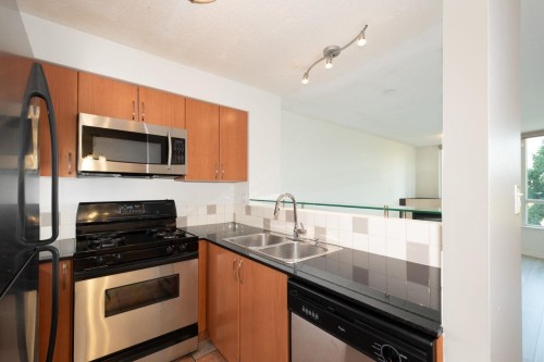 209-63 Keefer Place, Vancouver, BC 