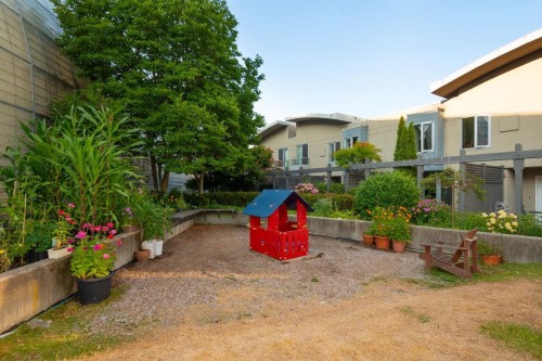 209-63 Keefer Place, Vancouver, BC 