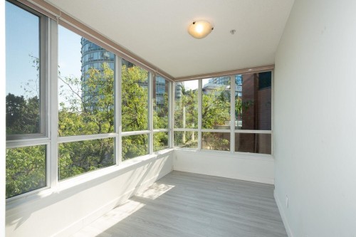 209-63 Keefer Place, Vancouver, BC 