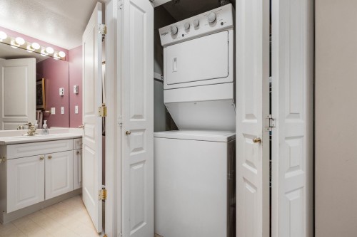 209-4770 52A Street, Ladner, BC 