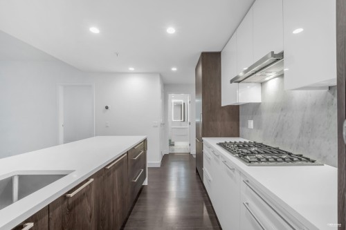 2106-6398 Silver Avenue, Burnaby, BC 