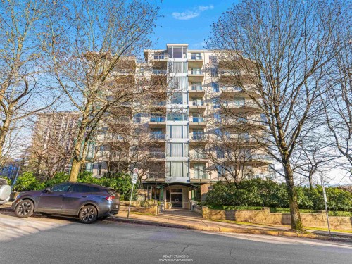 201-588 16th Street  West Vancouver, BC V7V 3R7