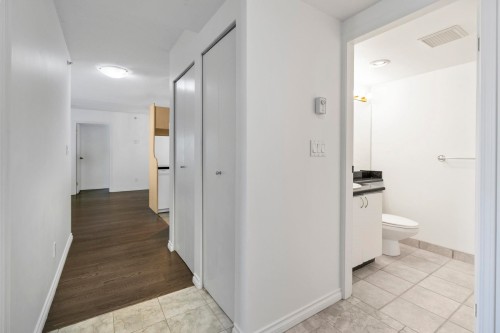 1106-6611 Cooney Road, Richmond, BC 