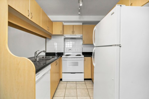 1106-6611 Cooney Road, Richmond, BC 