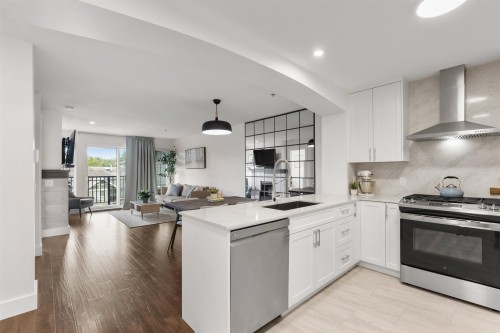 311-9098 Halston Court  Burnaby, BC V3N 0A6