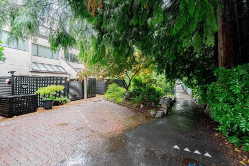 5-1786 Esquimalt Avenue, West Vancouver, BC 