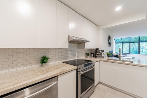 5-1786 Esquimalt Avenue, West Vancouver, BC 