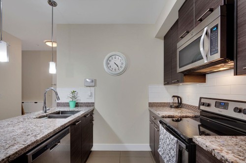 106-7377 14Th Avenue, Burnaby, BC 