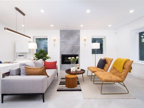 4283 Capilano Road, North Vancouver, BC 