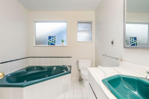 2945 12Th Avenue W, Vancouver, BC 