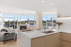 701-628 Kinghorne Mews  Vancouver, BC V6Z 3H6