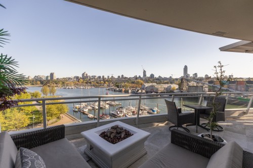 701-628 Kinghorne Mews, Vancouver, BC 