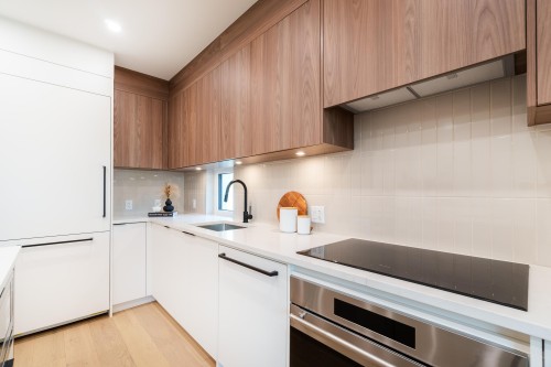 103-1550 3Rd Avenue E, Vancouver, BC 