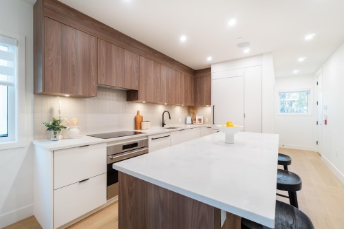 104-1550 3Rd Avenue E, Vancouver, BC 