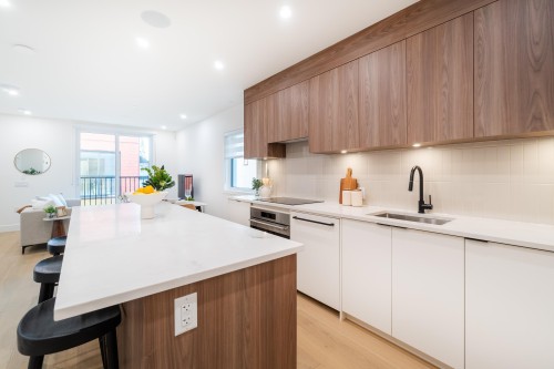 104-1550 3Rd Avenue E, Vancouver, BC 