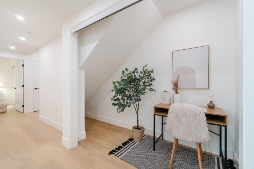 104-1550 3Rd Avenue E, Vancouver, BC 