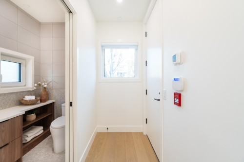 104-1550 3Rd Avenue E, Vancouver, BC 