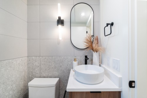 121-1552 3Rd Avenue E, Vancouver, BC 