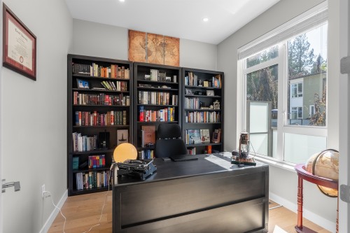 4676 Capilano Road, North Vancouver, BC 