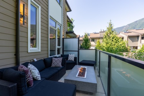 4676 Capilano Road, North Vancouver, BC 