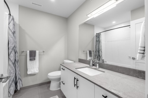 4676 Capilano Road, North Vancouver, BC 