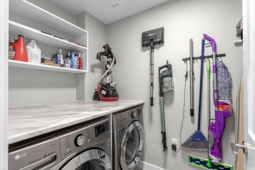 4676 Capilano Road, North Vancouver, BC 