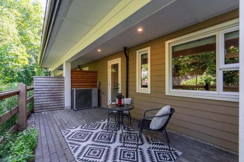 4676 Capilano Road, North Vancouver, BC 