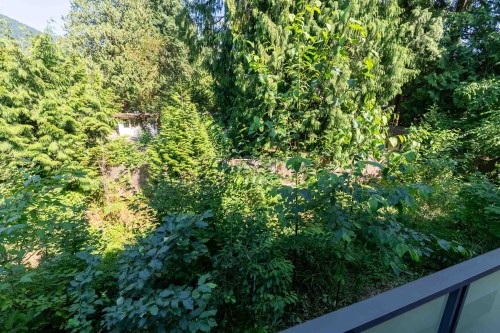 4676 Capilano Road, North Vancouver, BC 