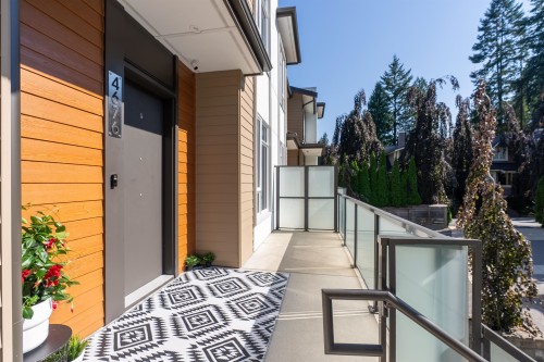 4676 Capilano Road, North Vancouver, BC 