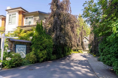 4676 Capilano Road, North Vancouver, BC 