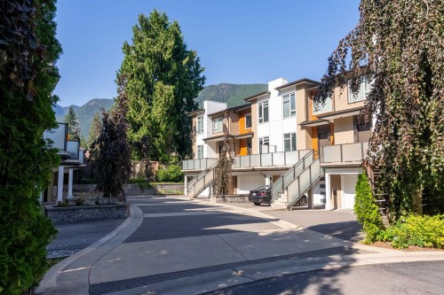 4676 Capilano Road, North Vancouver, BC 