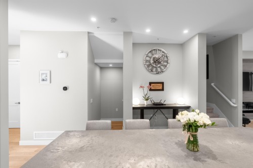 4676 Capilano Road, North Vancouver, BC 