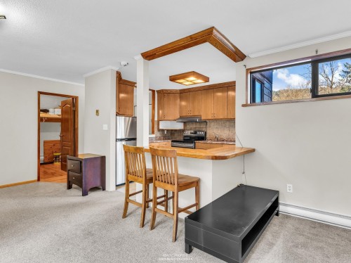 301-9148 Saturna Drive, Burnaby, BC 