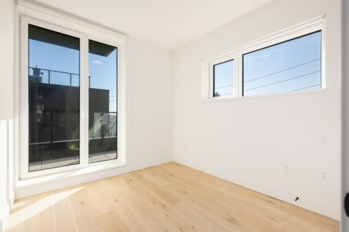 Th6-324 Ridgeway Avenue E, North Vancouver, BC 