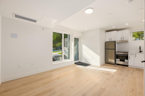 Th6-324 Ridgeway Avenue E, North Vancouver, BC 