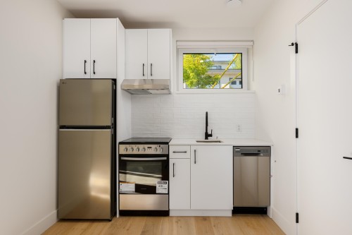 Th6-324 Ridgeway Avenue E, North Vancouver, BC 