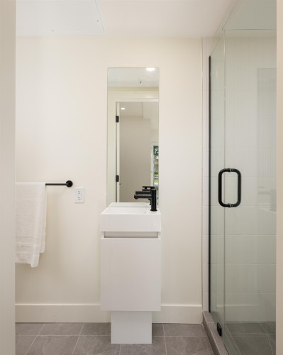 Th6-324 Ridgeway Avenue E, North Vancouver, BC 