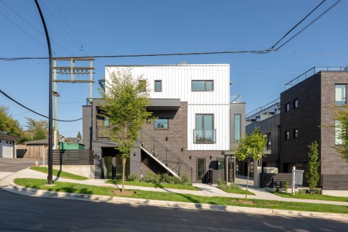 Th6-324 Ridgeway Avenue E, North Vancouver, BC 